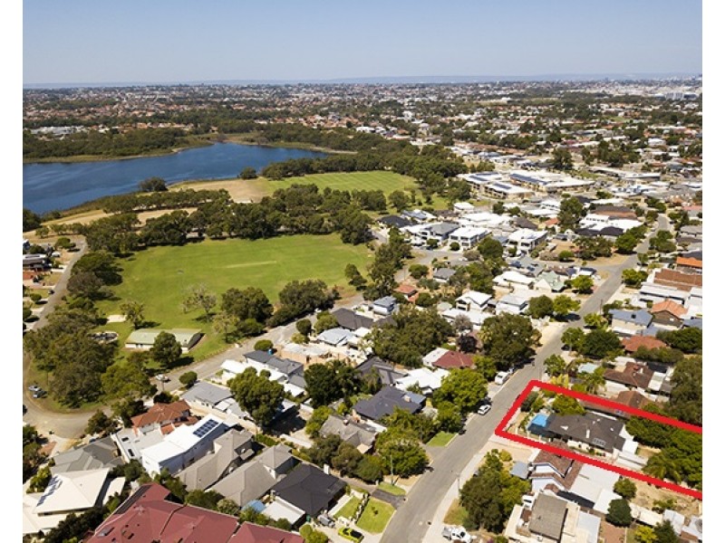 11 Panton Crescent, Karrinyup WA 6018