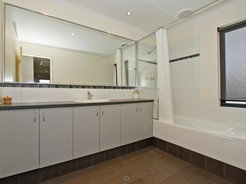 3/118 Huntriss Road, Karrinyup WA 6018