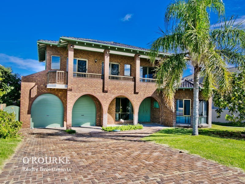 1  Abney Place, Trigg WA 6029