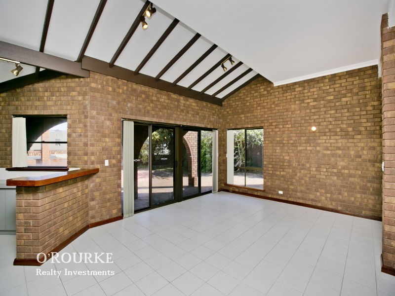 1  Abney Place, Trigg WA 6029