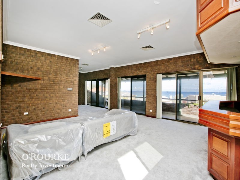 1  Abney Place, Trigg WA 6029