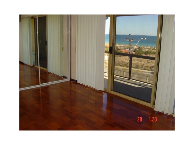 8/260 West Coast Highway, Scarborough WA 6019