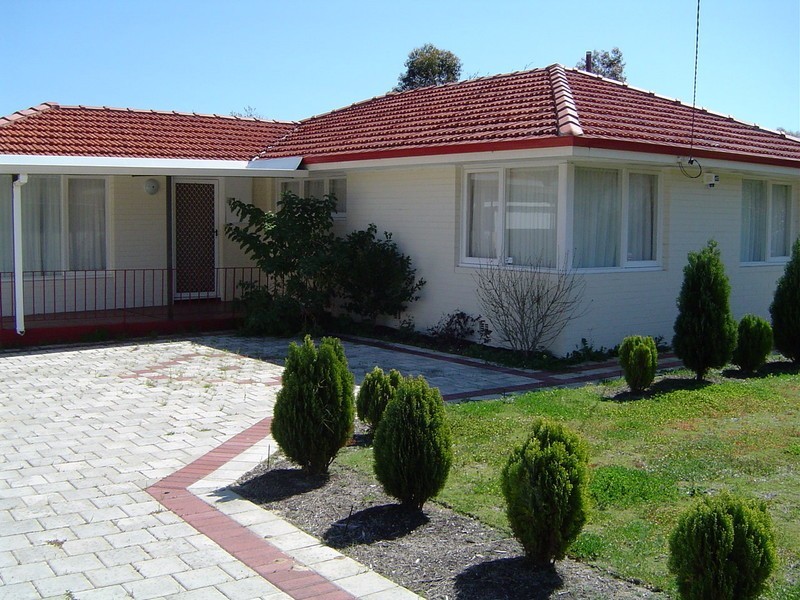 5 Pannell Way, Girrawheen WA 6064