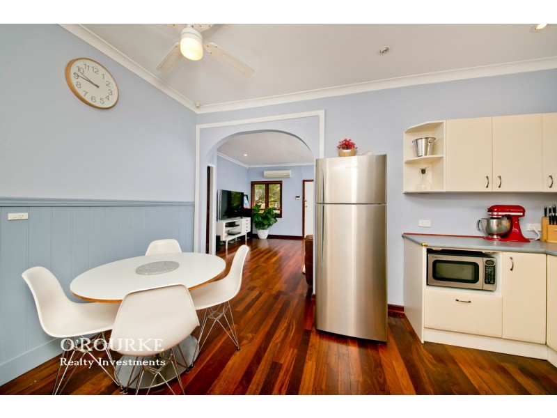 33 Paris Way, Karrinyup WA 6018