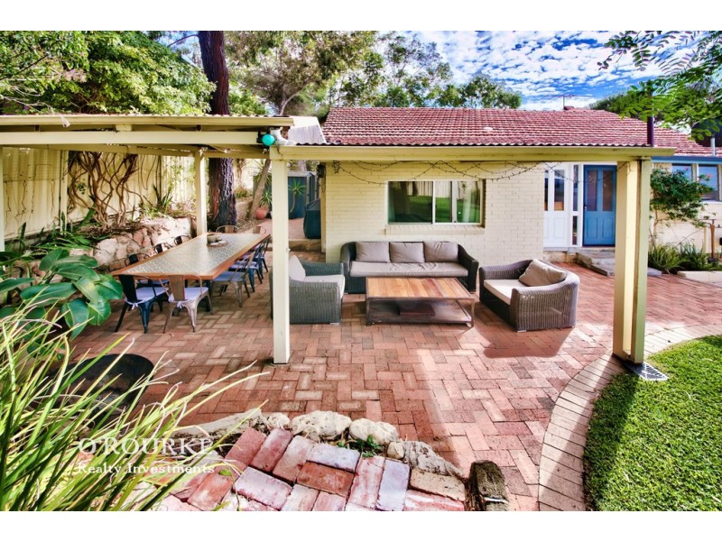 33 Paris Way, Karrinyup WA 6018