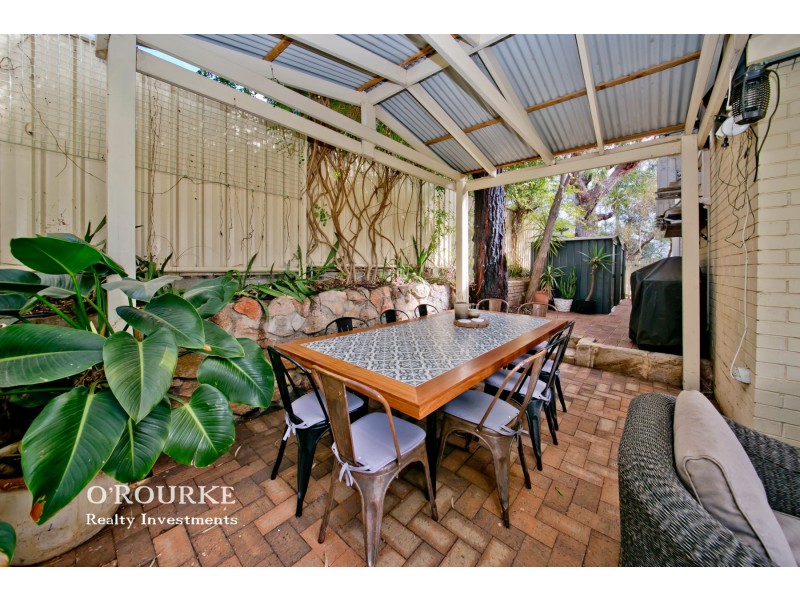 33 Paris Way, Karrinyup WA 6018