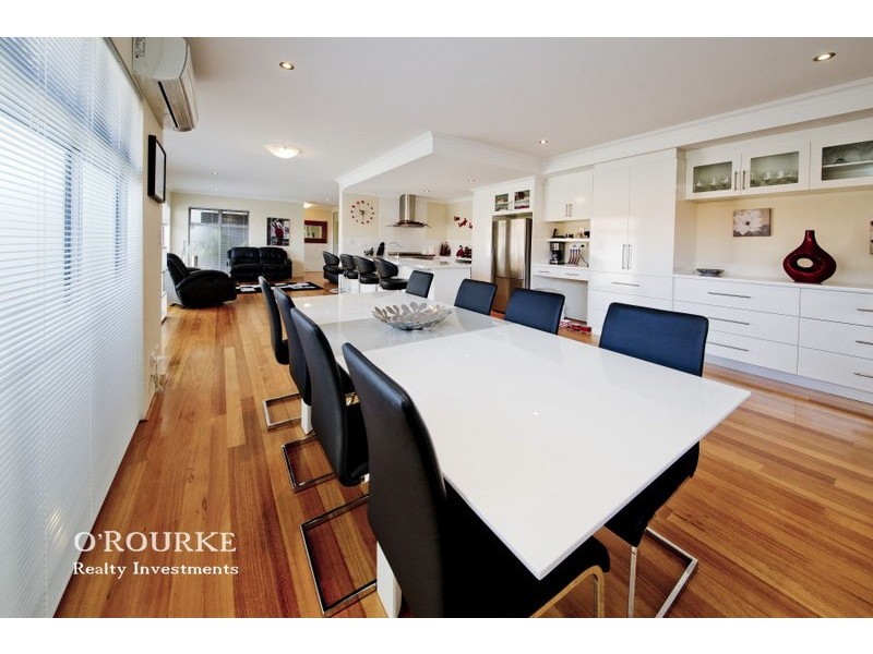 144B Grand Promenade, Doubleview WA 6018