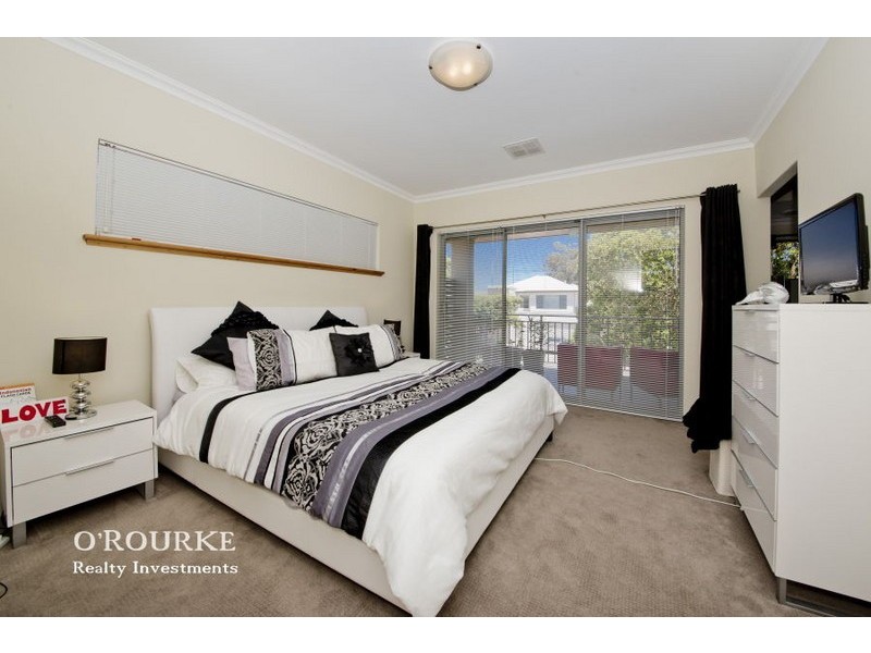 144B Grand Promenade, Doubleview WA 6018