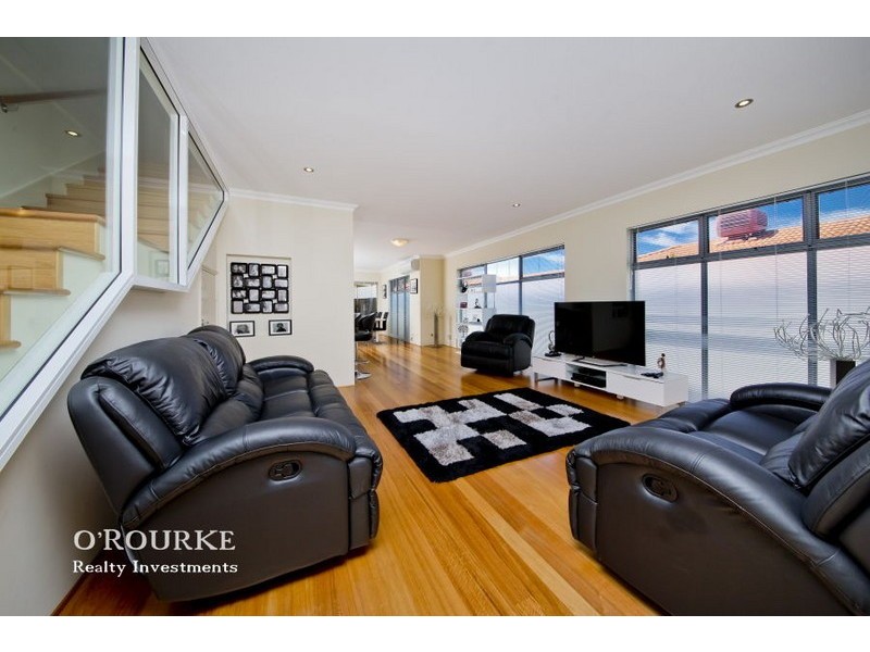 144B Grand Promenade, Doubleview WA 6018