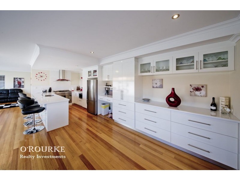 144B Grand Promenade, Doubleview WA 6018