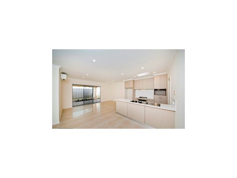 30A Laurence Rd, Innaloo WA 6018