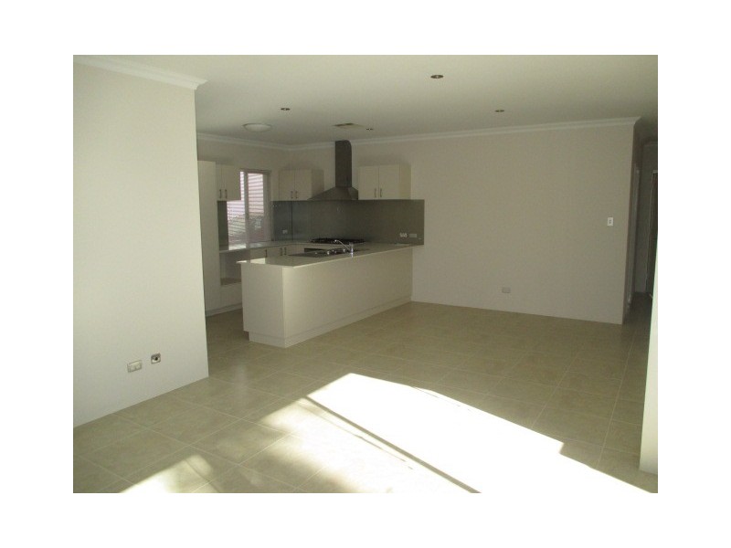 2/23 Crocker Way, Innaloo WA 6018