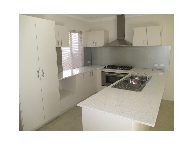 2/23 Crocker Way, Innaloo WA 6018