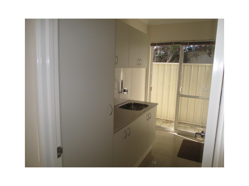 2/23 Crocker Way, Innaloo WA 6018