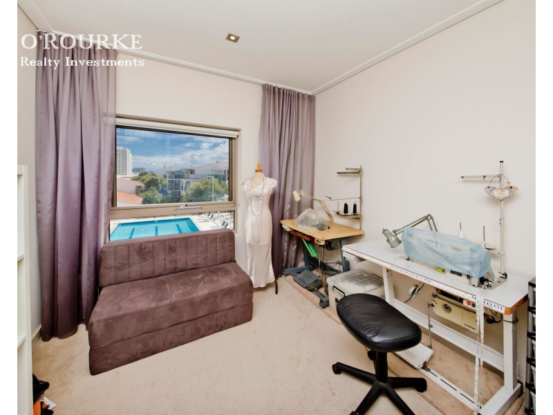 33/2 Brighton Road, Scarborough WA 6019