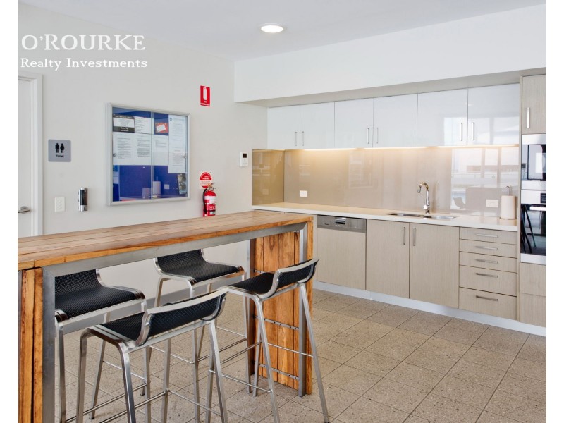 33/2 Brighton Road, Scarborough WA 6019