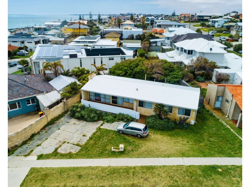 13 Kathleen Street, Trigg WA 6029