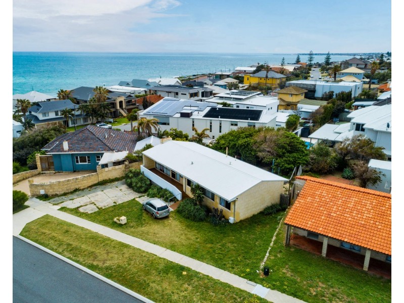 13 Kathleen Street, Trigg WA 6029