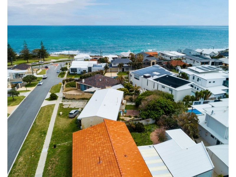 13 Kathleen Street, Trigg WA 6029