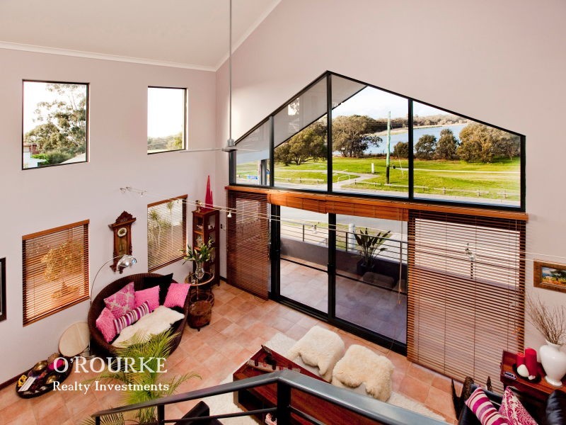 2 Gwelup Street, Karrinyup WA 6018