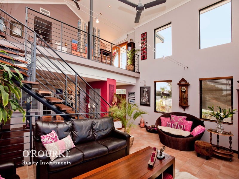 2 Gwelup Street, Karrinyup WA 6018