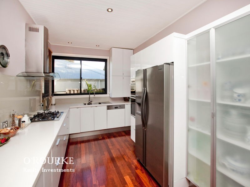 2 Gwelup Street, Karrinyup WA 6018