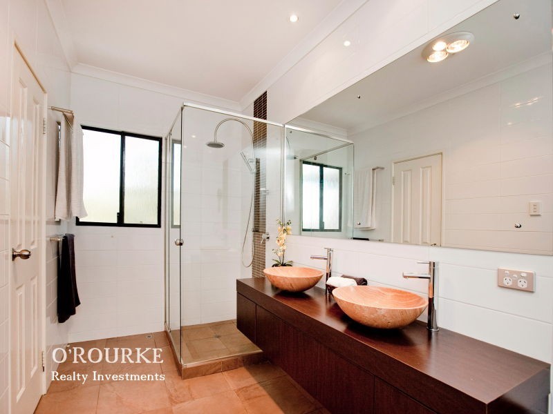 2 Gwelup Street, Karrinyup WA 6018