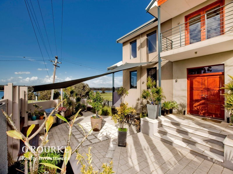 2 Gwelup Street, Karrinyup WA 6018