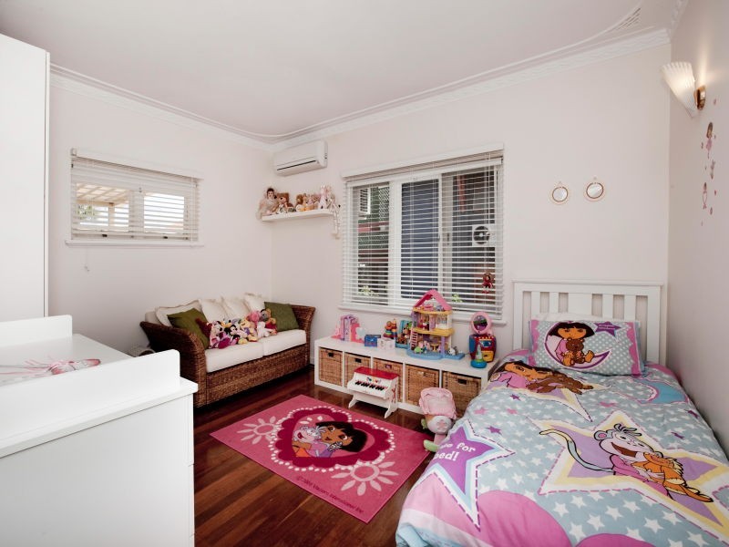 14 Haysom Street, Trigg WA 6029