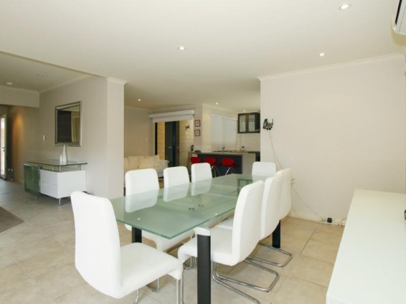 3/118 Huntriss Road, Karrinyup WA 6018