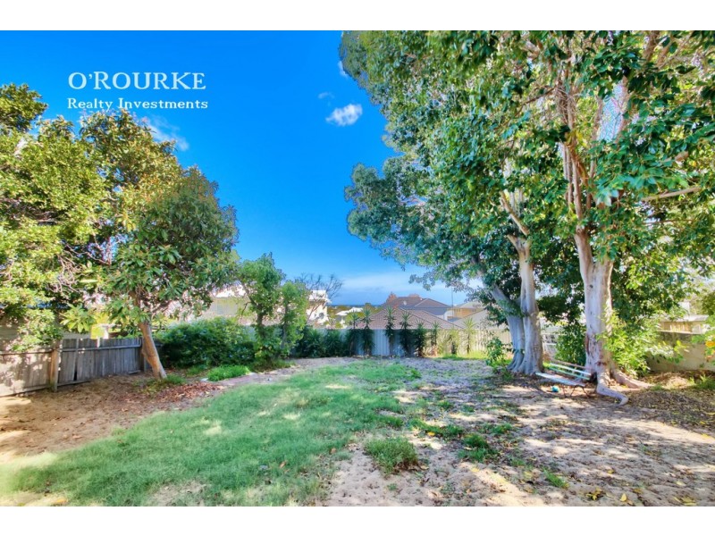 35 Oxcliffe Road, Doubleview WA 6018