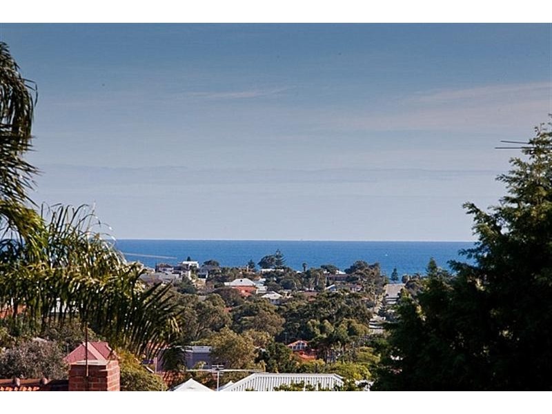 35 Oxcliffe Road, Doubleview WA 6018