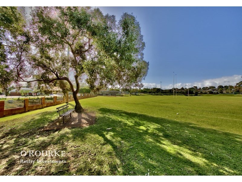 35 Oxcliffe Road, Doubleview WA 6018