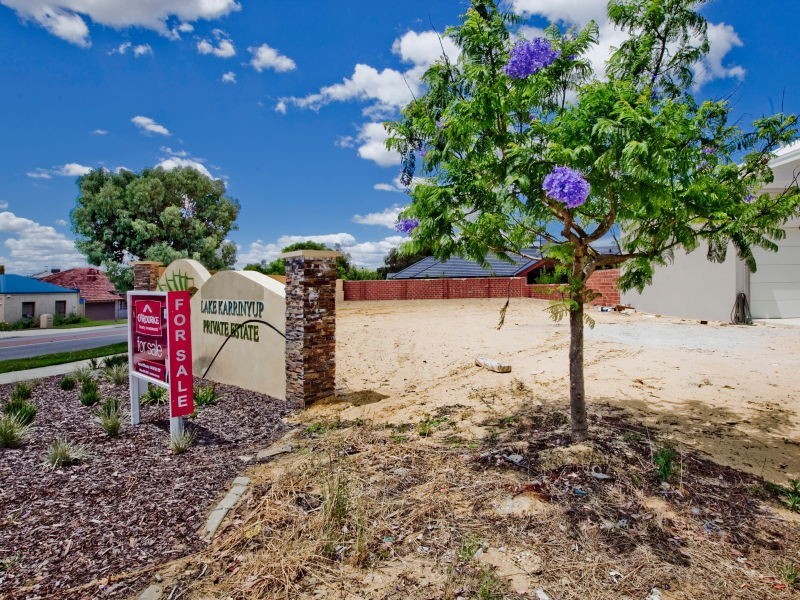 1 spiderlily mews, Karrinyup WA 6018