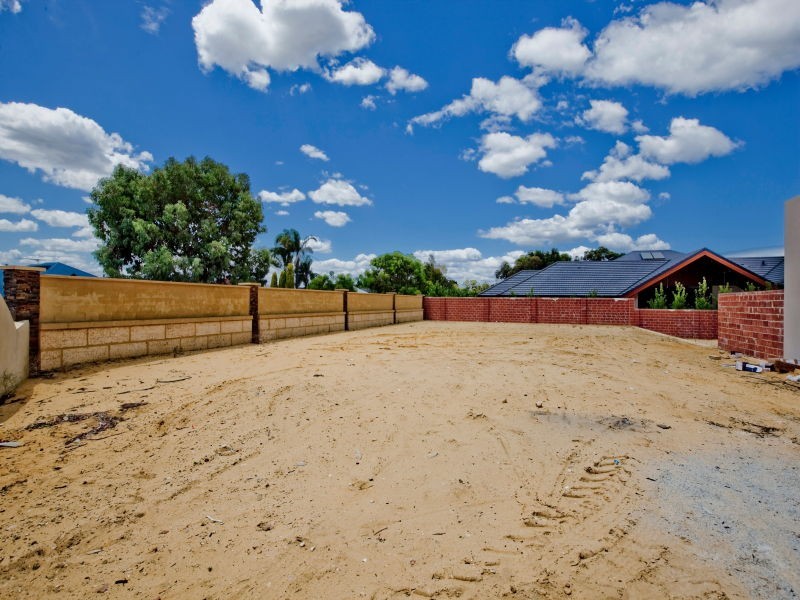 1 spiderlily mews, Karrinyup WA 6018