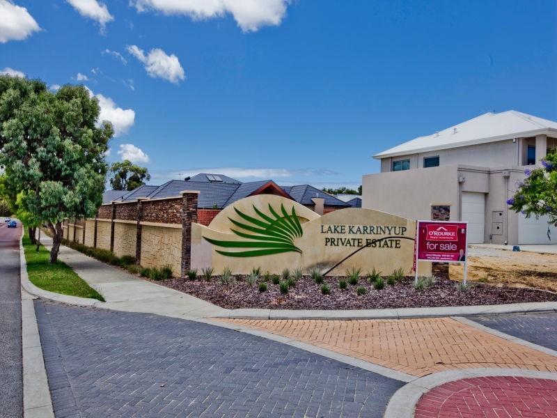 1 spiderlily mews, Karrinyup WA 6018