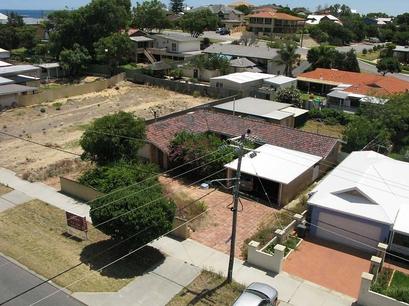 34 Karrinyup Road, Trigg WA 6029