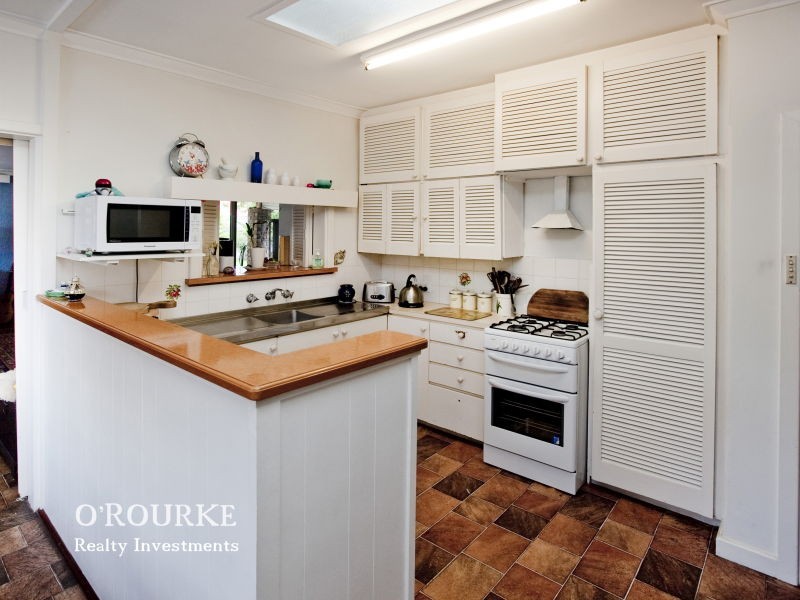 9 Rockliff Ave, Karrinyup WA 6018