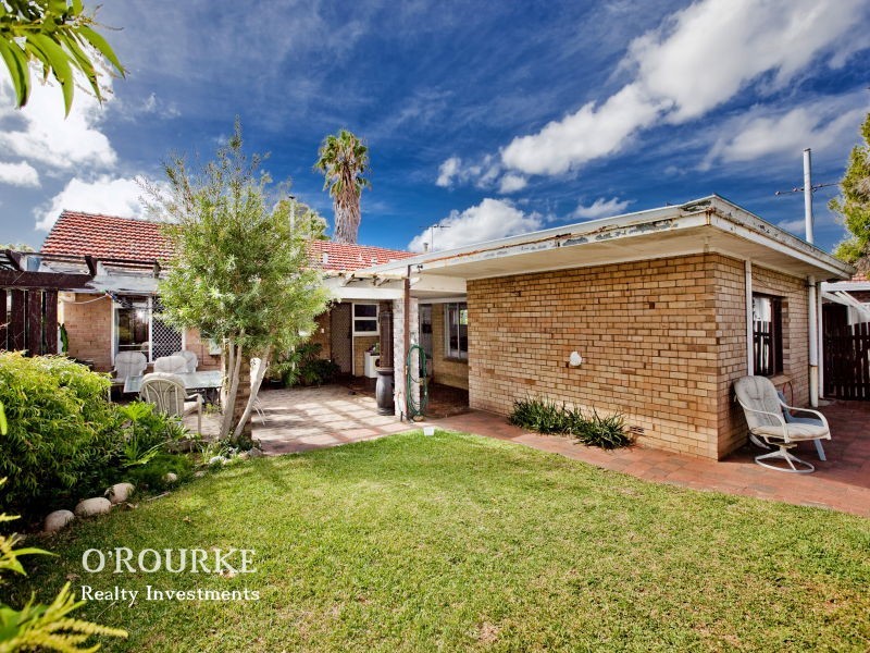 9 Rockliff Ave, Karrinyup WA 6018