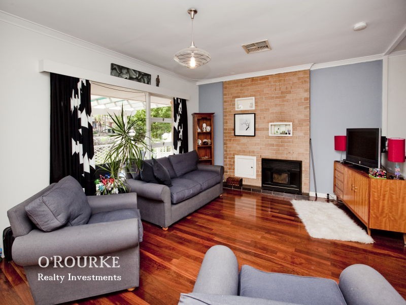 9 Rockliff Ave, Karrinyup WA 6018