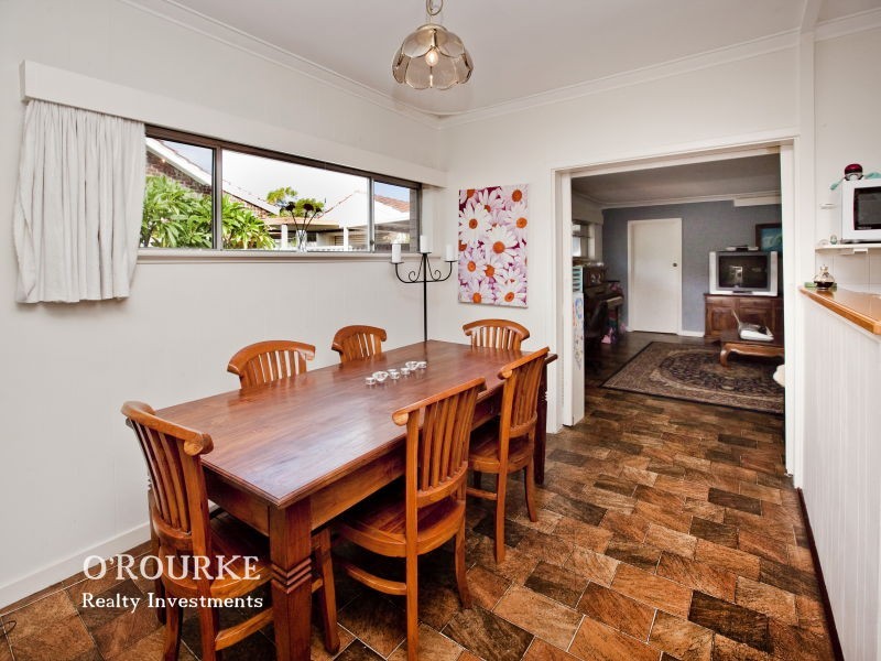 9 Rockliff Ave, Karrinyup WA 6018