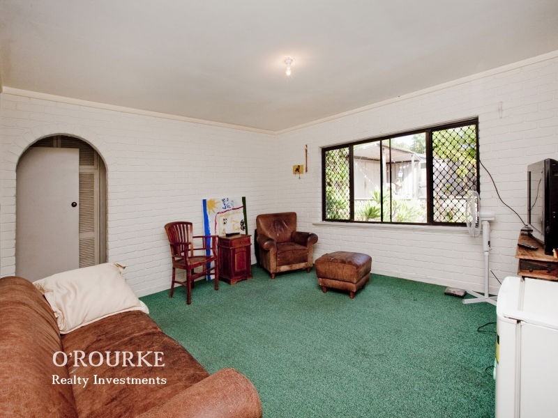 9 Rockliff Ave, Karrinyup WA 6018