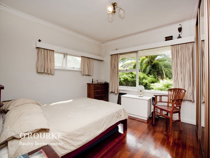 9 Rockliff Ave, Karrinyup WA 6018