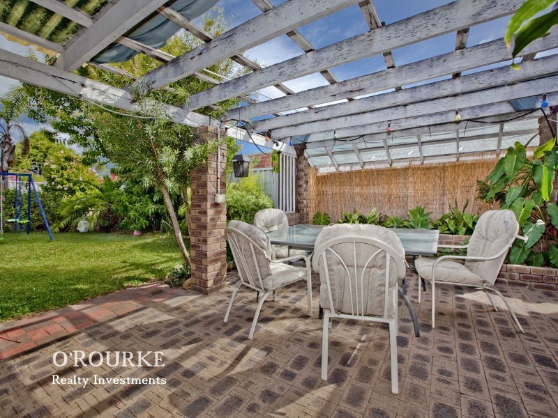 9 Rockliff Ave, Karrinyup WA 6018