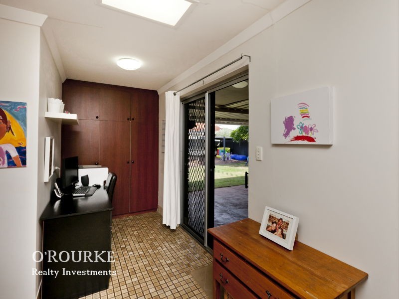 17 Whittle Place, Stirling WA 6021