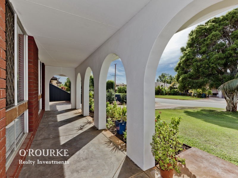 17 Whittle Place, Stirling WA 6021