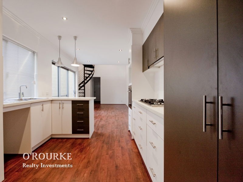 180C Grand Prom, Doubleview WA 6018