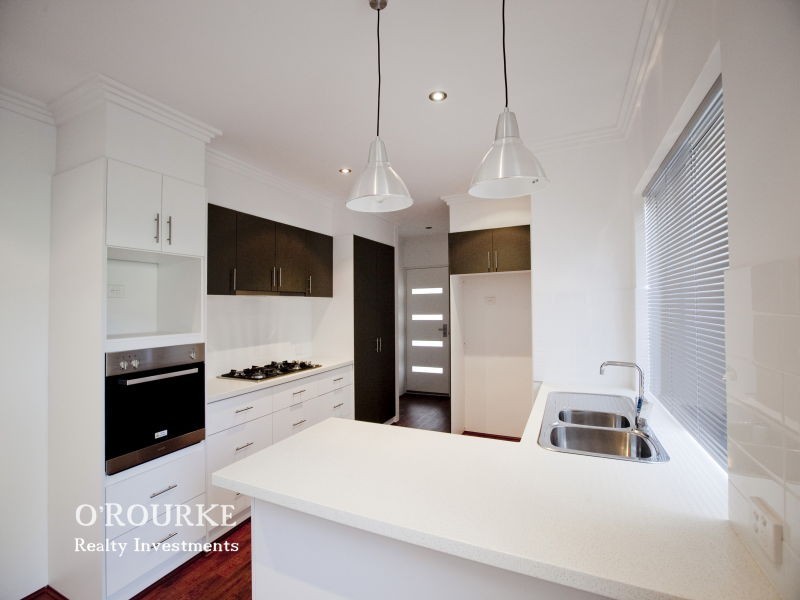 180C Grand Prom, Doubleview WA 6018