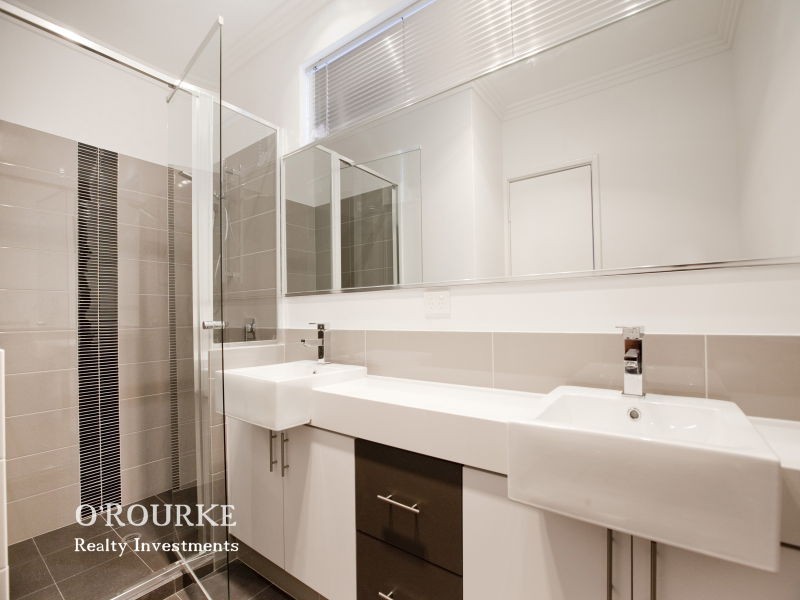 180C Grand Prom, Doubleview WA 6018