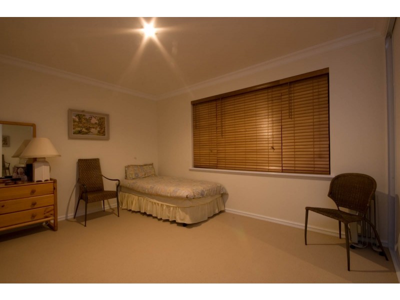 124 b Huntriss Road, Doubleview WA 6018